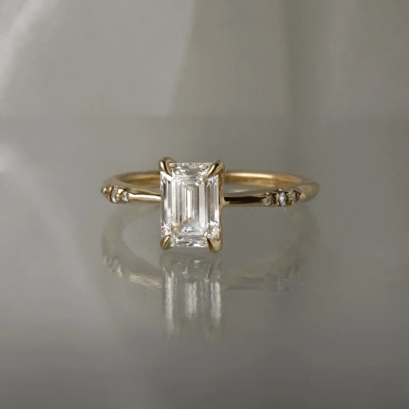 0.92ct Emerald cut Diamond Ilona Ring