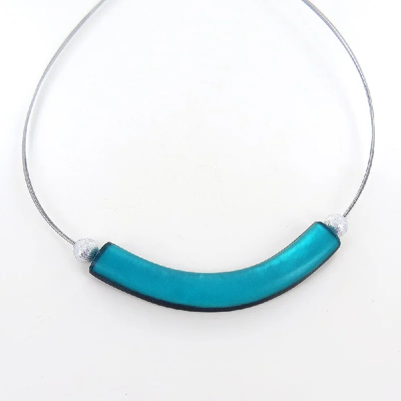 TURQUOISE PAUA SHELL AND RESIN CURVED NECKLACE