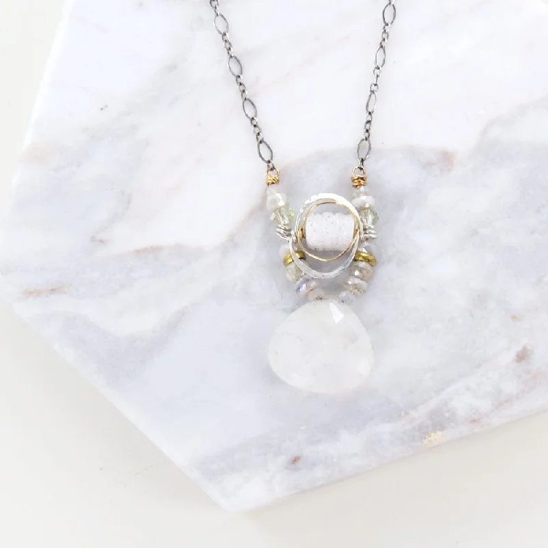 WHITE MIX NECKLACE