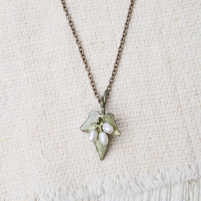 Ivy Dainty Necklace